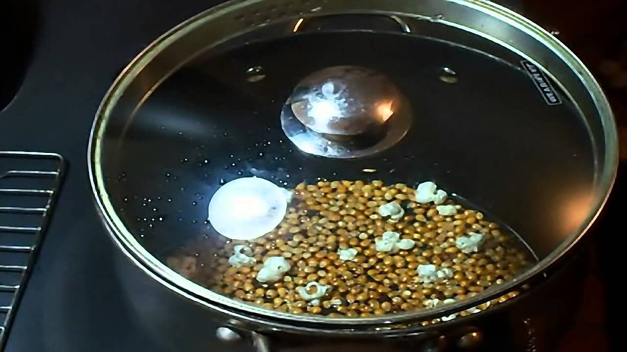 Kitchen With Mommy OldFashioned Popcorn on the Stove